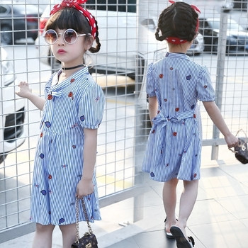Раирана детска рокля за момичета с мини апликации V-образна яка и панделка 