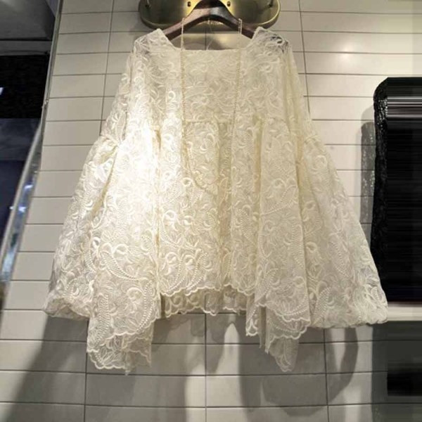 Γυναικεία ευρεία μπλούζα