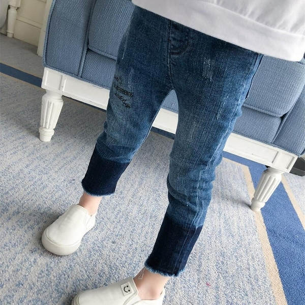 Egyszerű gyerekfarmer lányoknak, mindennapi használatra