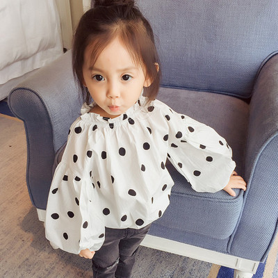 Модерна детска блуза за момичета на точки в широк модел