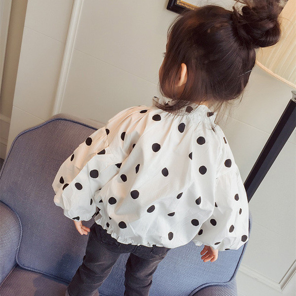 Μοντέρνα παιδική μπλούζα για κορίτσια σε ευρύ μοτίβο