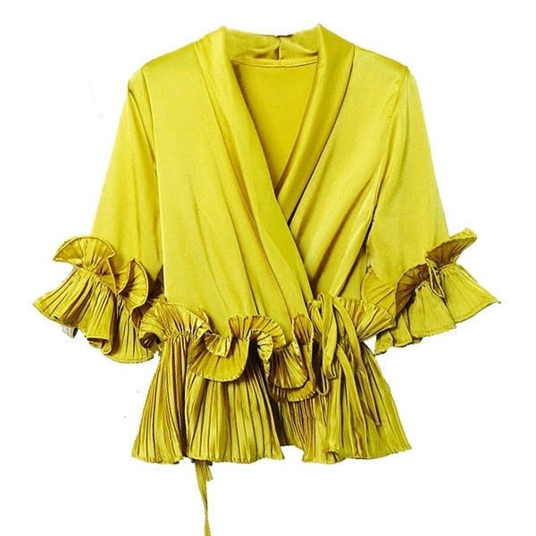 Κομψή γυναικεία μπλούζα με κολάρο σε σχήμα V