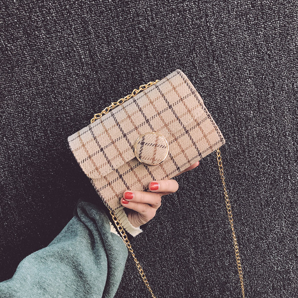 Mini Ladies Carry Bag με μακρά μεταλλική λαβή σε διάφορα χρώματα