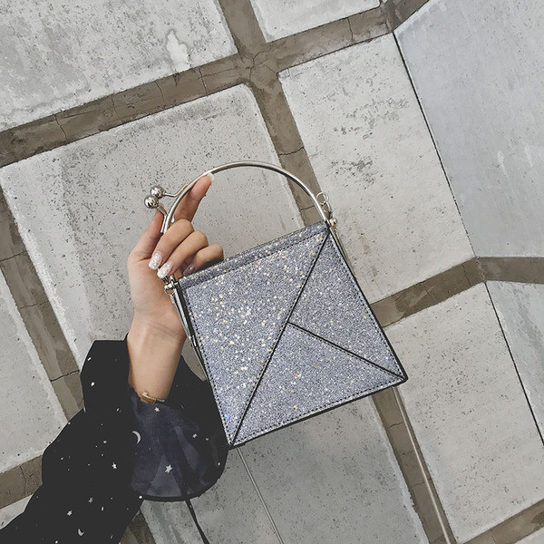 Mini geantă de mână strălucitoare cu mâner scurt metalic în diferite culori