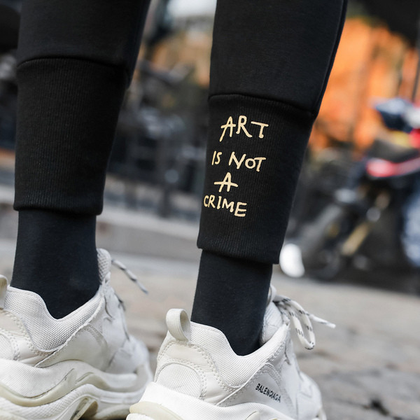 Γυναικεία αθλητικά παντελόνια με λαστικό και τσέπες