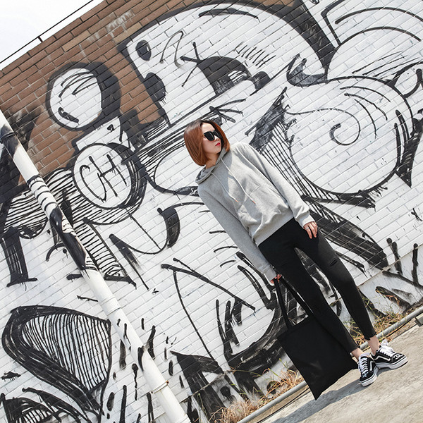 Γυναικείο φούτερ με κουκούλα και τσέπες