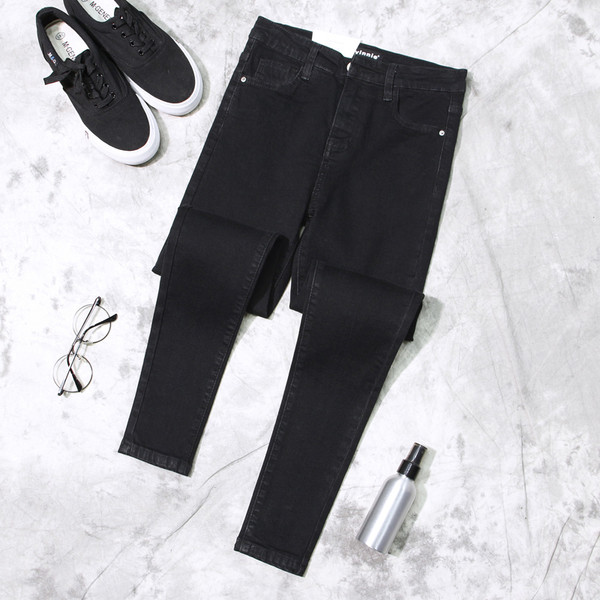 Семпли ежедневни дамски дънки в различни цветове