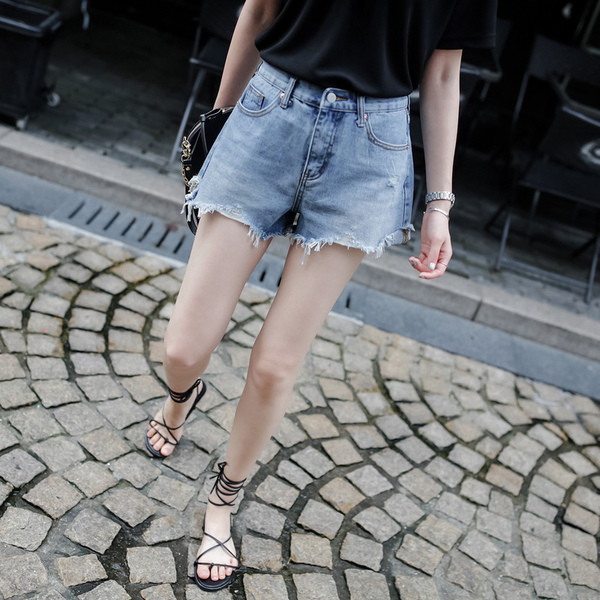 Γυναικεία σορτς με υψηλή μέση και τσέπες