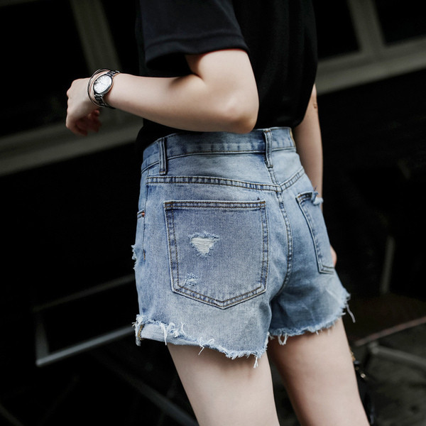 Γυναικεία σορτς με υψηλή μέση και τσέπες