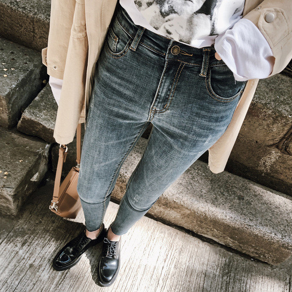 Γυναικεία τζιν με ψηλή μέση