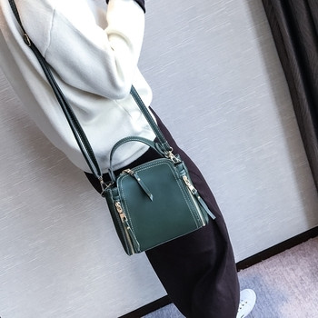 Ежедневна дамска малка чанта с ципове през рамо в няколко цвята 