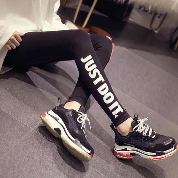 Jambiere sport de damă cu o inscripție interesantă