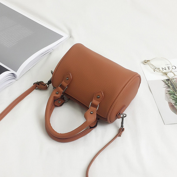 Καθημερινή γυναικέια τσάντα χαρτοφύλακα με μικρή και μεγάλη λαβή σε διάφορα χρώματα