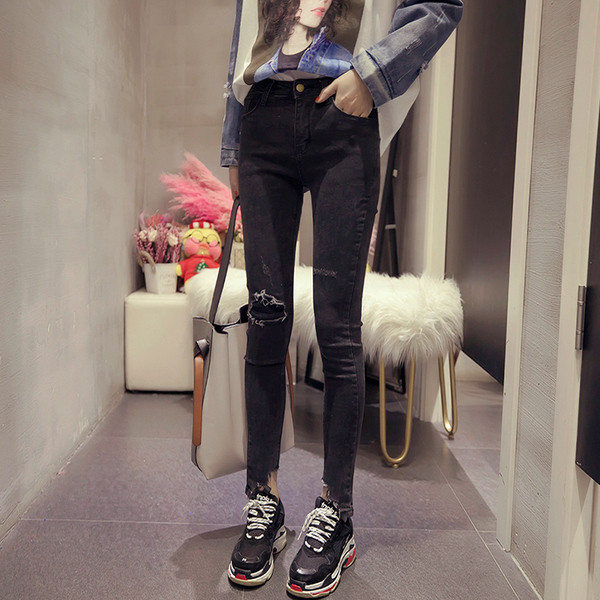 Casual γυναικεία τζιν σε σκούρο χρώμα