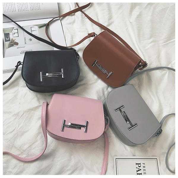 Γυναικεία τσάντα σε μερικά χρώματα