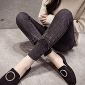 Blugi casual de dama cu petice si nituri decorative de culoare inchisa