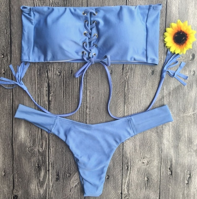 Costum de baie de damă din două piese cu cravate încrucișate și ciucuri