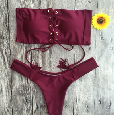 Costum de baie de damă din două piese cu cravate încrucișate și ciucuri