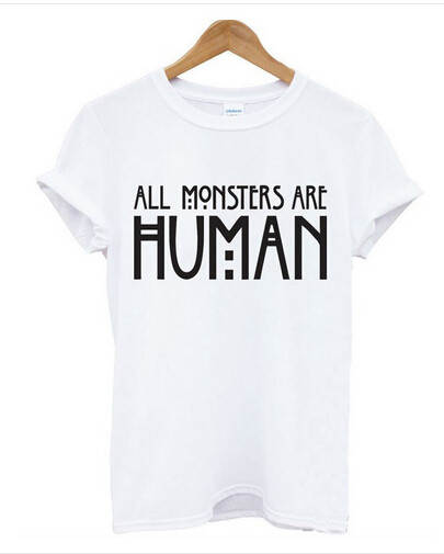 Γυναικείο αθλητικό μπλουζάκι με ενδιαφέρον λευκό και μαύρο χρώμα