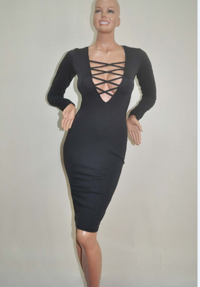 Κομψό γυναικείο φόρεμα με μεγάλο V-neckline και ενδιαφέρουσες διασταυρώσεις σε διάφορα χρώματα