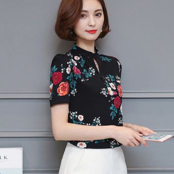 Модерна дамска блуза с О-обрана яка и флорален мотив в няколко цвята