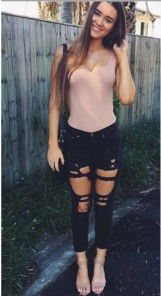 Μοντέρνα γυναικεία τζιν με σκισμένα σχέδια σε διάφορα χρώματα