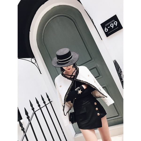 Γυναικεία κοντή μαύρη φούστα με τσέπες απομίμησης και χαριτωμένα κουμπιά