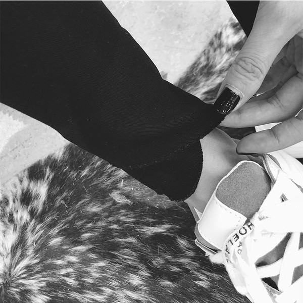 Γυναικεία αθλητικά παντελόνια με τσέπες