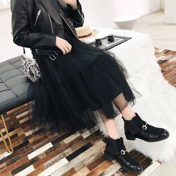 Γυναικέια μαύρη φούστα με ζώνη και τούλι