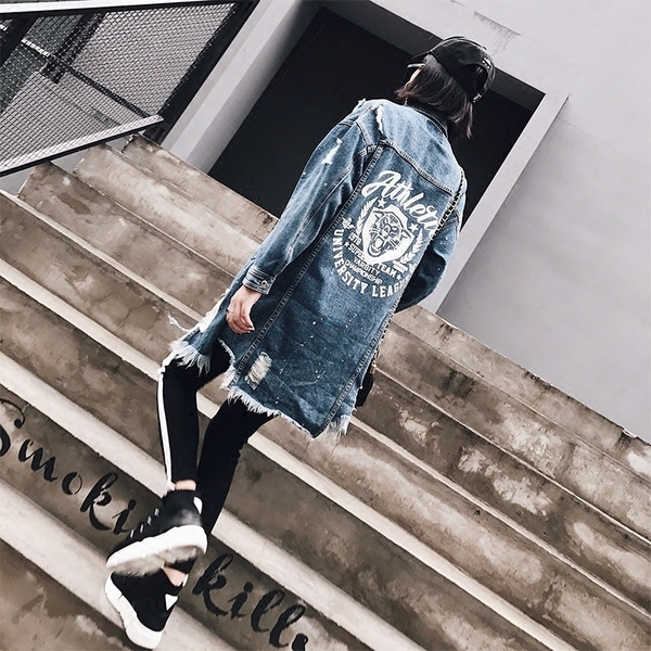 Γυναικείο μπουφάν τζιν, χαραγμένο και με επιγραφή