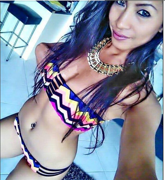 Γυναικείο μαγιό δύο τεμαχίων  με σχέδια μοτίβα