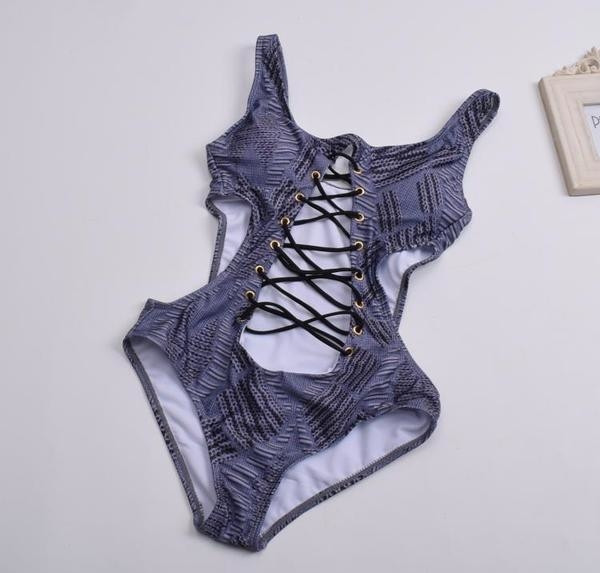 Γυναικεία μαγιό με διασταυρούμενες ζεύξεις