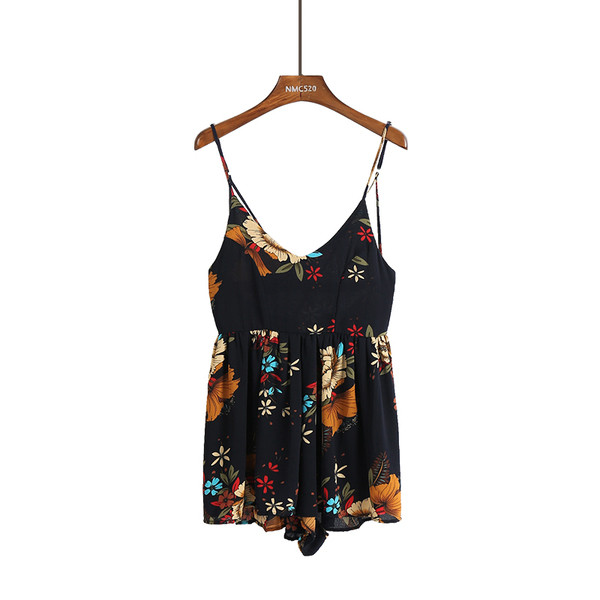 Σύντομες γυναικείες φόρμες  με λεπτούς ιμάντες σε τρία χρώματα