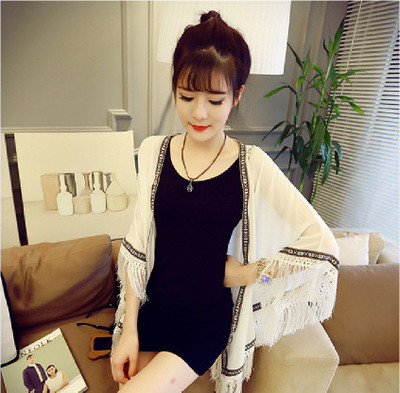 Γυναικεία λευκή ζακέτα με κέντημα με μανίκια νυχιών και διακοσμητικά μοτίβα