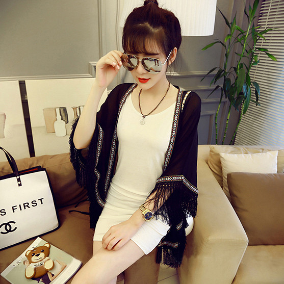 Γυναικεία λευκή ζακέτα με κέντημα με μανίκια νυχιών και διακοσμητικά μοτίβα