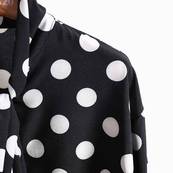 Κομψό πουκάμισο με κορδέλα και σημεία σε δύο χρώματα