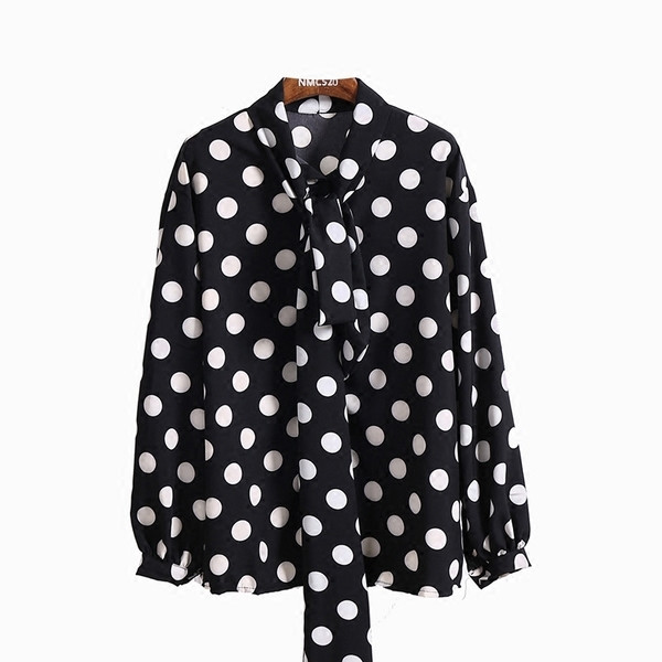 Κομψό πουκάμισο με κορδέλα και σημεία σε δύο χρώματα