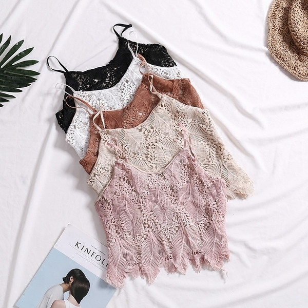 Κομψό δαντελωτό γυναικείο αμάνικο, συντομευμένο μοτίβο