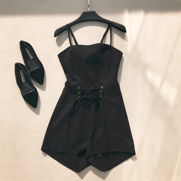 Κομψές γυναικείες φόρμες με κορδόνια και λεπτές λωρίδες σε τρία χρώματα