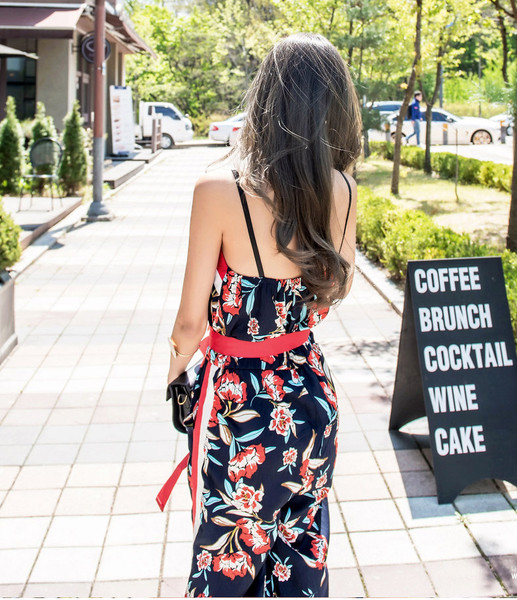 Καλοκαιρινές φόρμες γυναικείες με λουλούδια