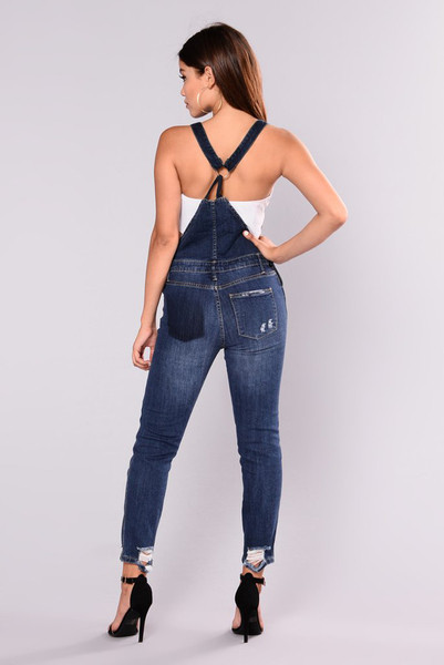 Μακριά γυναικείες φόρμες  σε σκούρο χρώμα