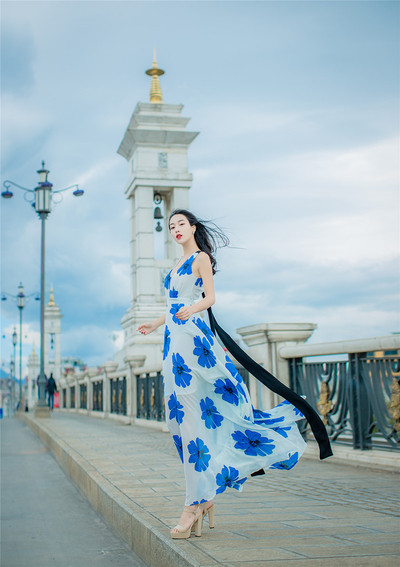 Rochie de vara de dama alb cu motiv floral