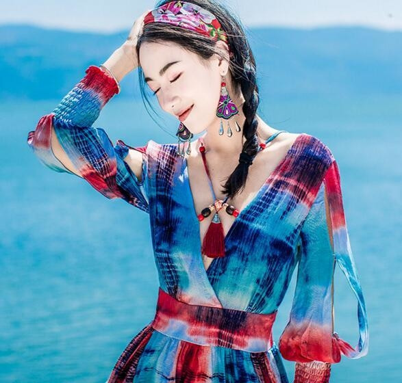 Γυναικείο φόρεμα με ντεκολτέ σε σχήμα V με σχέδιο φλοράλ και σχισμή