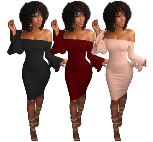 Rochie simplă de damă cu umerii căzuți și mâneci ondulate interesante în mai multe culori