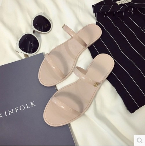 Παραλία Γυναικείες παντόφλες για την παραλία με ιμάντες από καουτσούκ σε τρία χρώματα