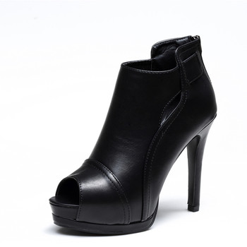 Интересни дамски сандали на висок тънък ток с изрязани мотиви в черен цвят