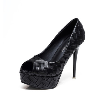 Семпли дамски обувки на висок ток в бял и черен цвят 