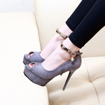 Стилни дамски обувки на тънък ток с метална каишка 
