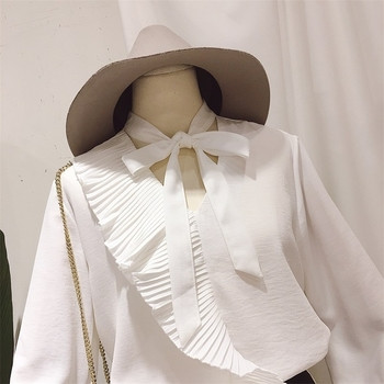 Ефектна дамска риза с панделка и разкроени ръкави в бял цвят