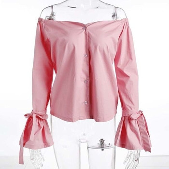 Нежна дамска риза с паднали рамене и широки ръкави с панделка в розов цвят